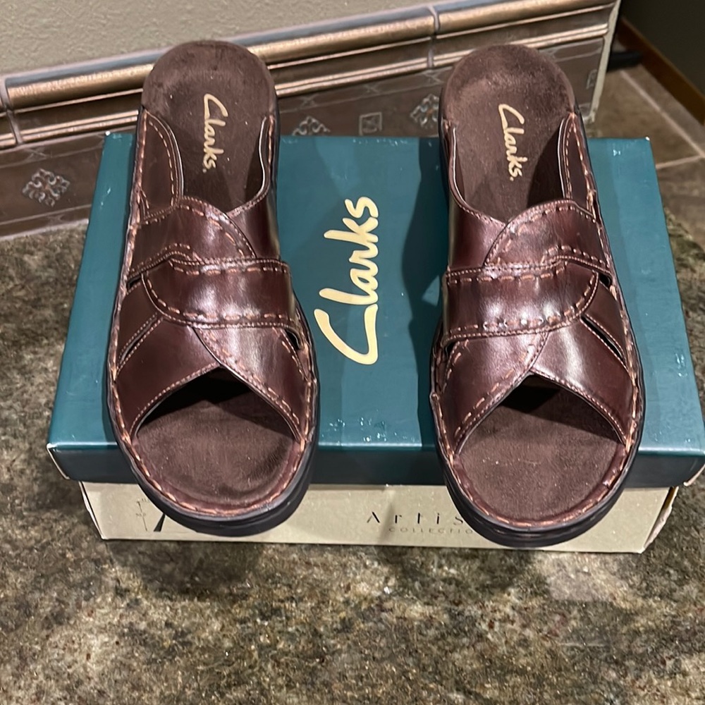 EUC Clarks Sandal ⭐️💕